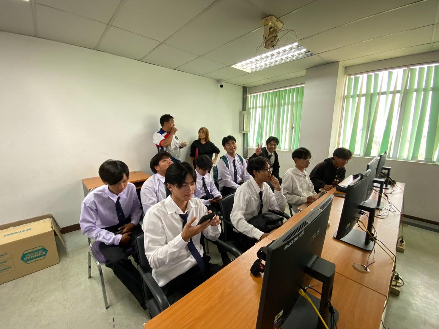 14. คณะเทคโนโลยีอุตสาหกรรม มหาวิทยาลัยราชภัฏกำแพงเพชร จัดโครงการอบรมและพัฒนาทักษะภาษาอังกฤษและมาตรฐานคอมพิวเตอร์ สำหรับนักศึกษาชั้นปีที่ 1